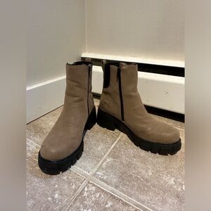 MIA Chelsea Boots